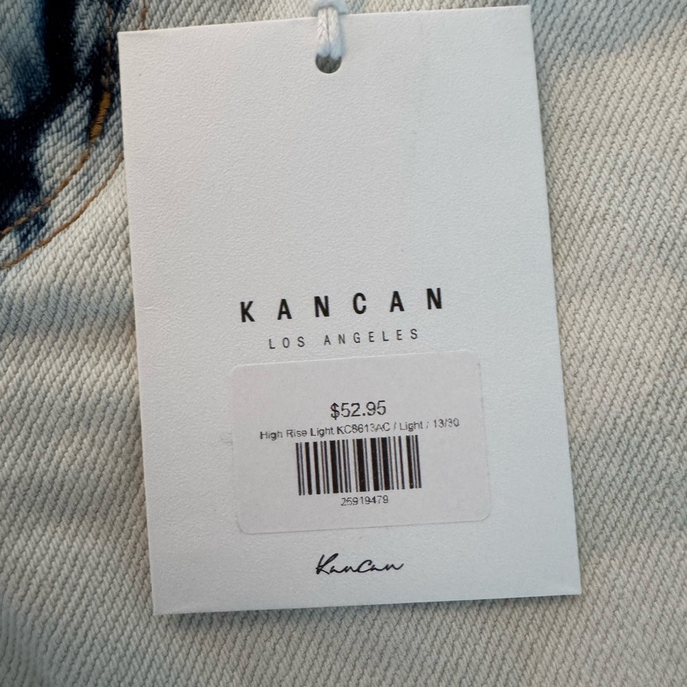 KanCan Women's Distressed White Denim Shorts NWT - Picture 4 of 4